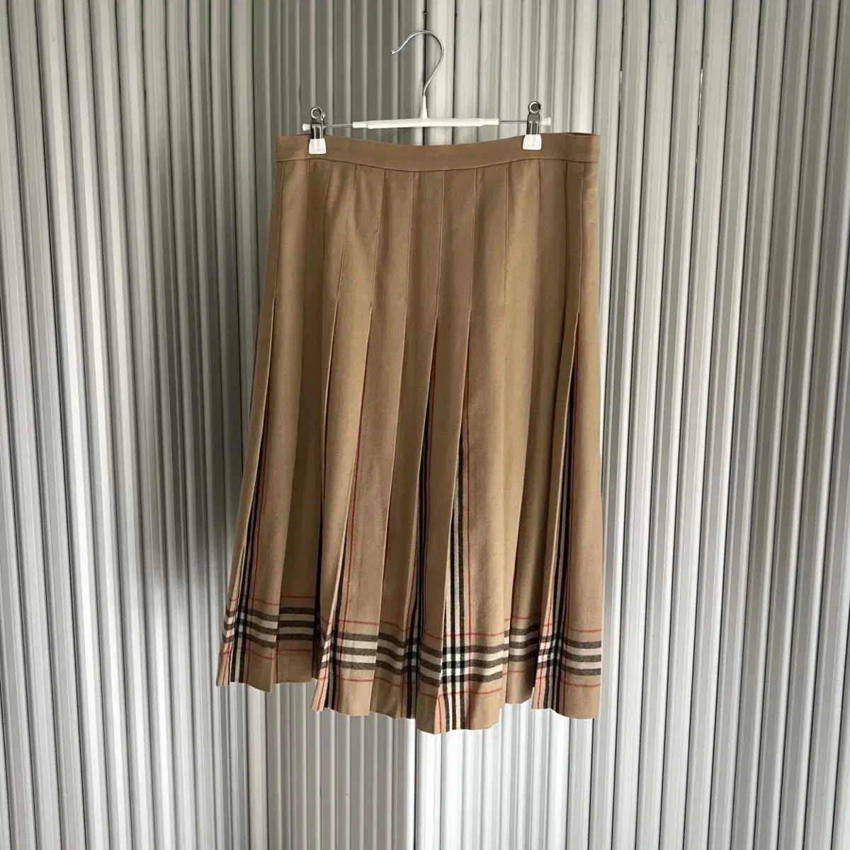 Burberry wool skirt